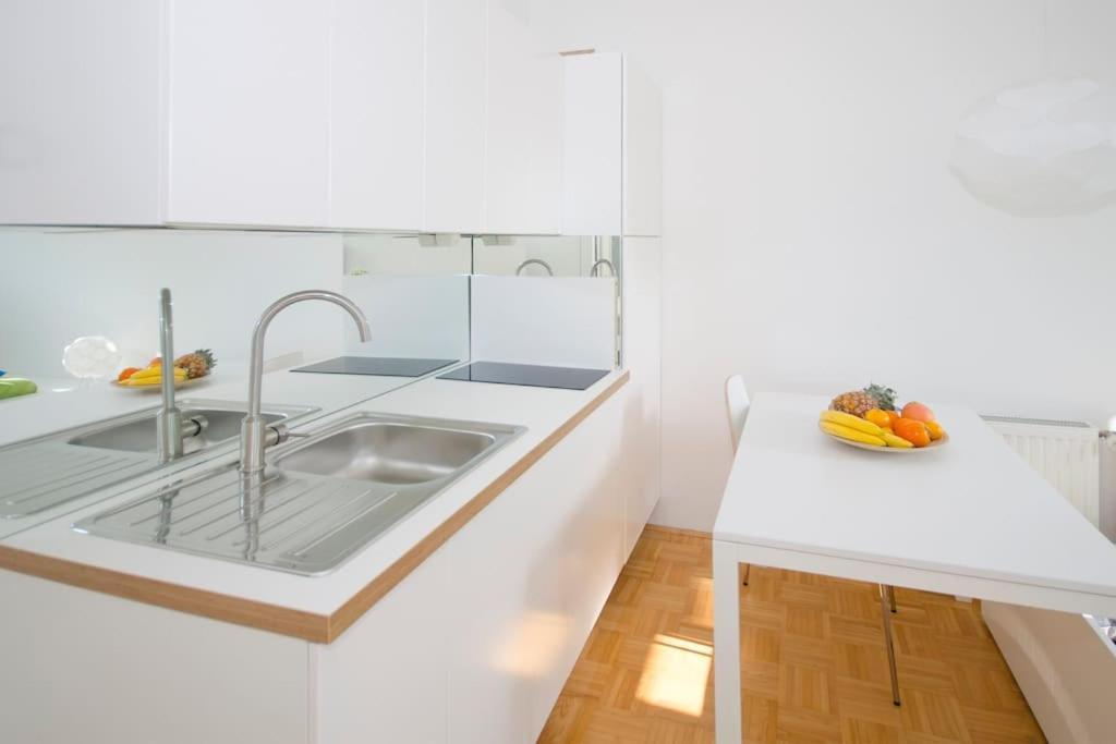 The Cute, Sunny Apartment In The Center +P Ljubljana Eksteriør bilde